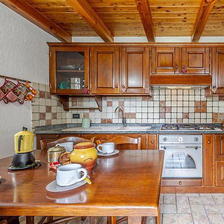 쿠르마예 Casa Beatrice - Wifi, Parcheggio E Vista Montagna - Cour 0231 아파트 외부 사진