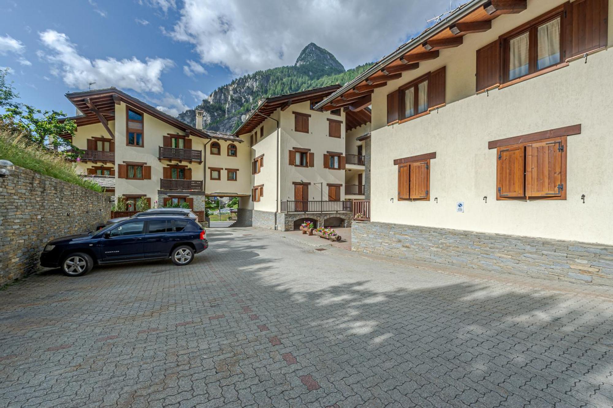 쿠르마예 Casa Beatrice - Wifi, Parcheggio E Vista Montagna - Cour 0231 아파트 외부 사진