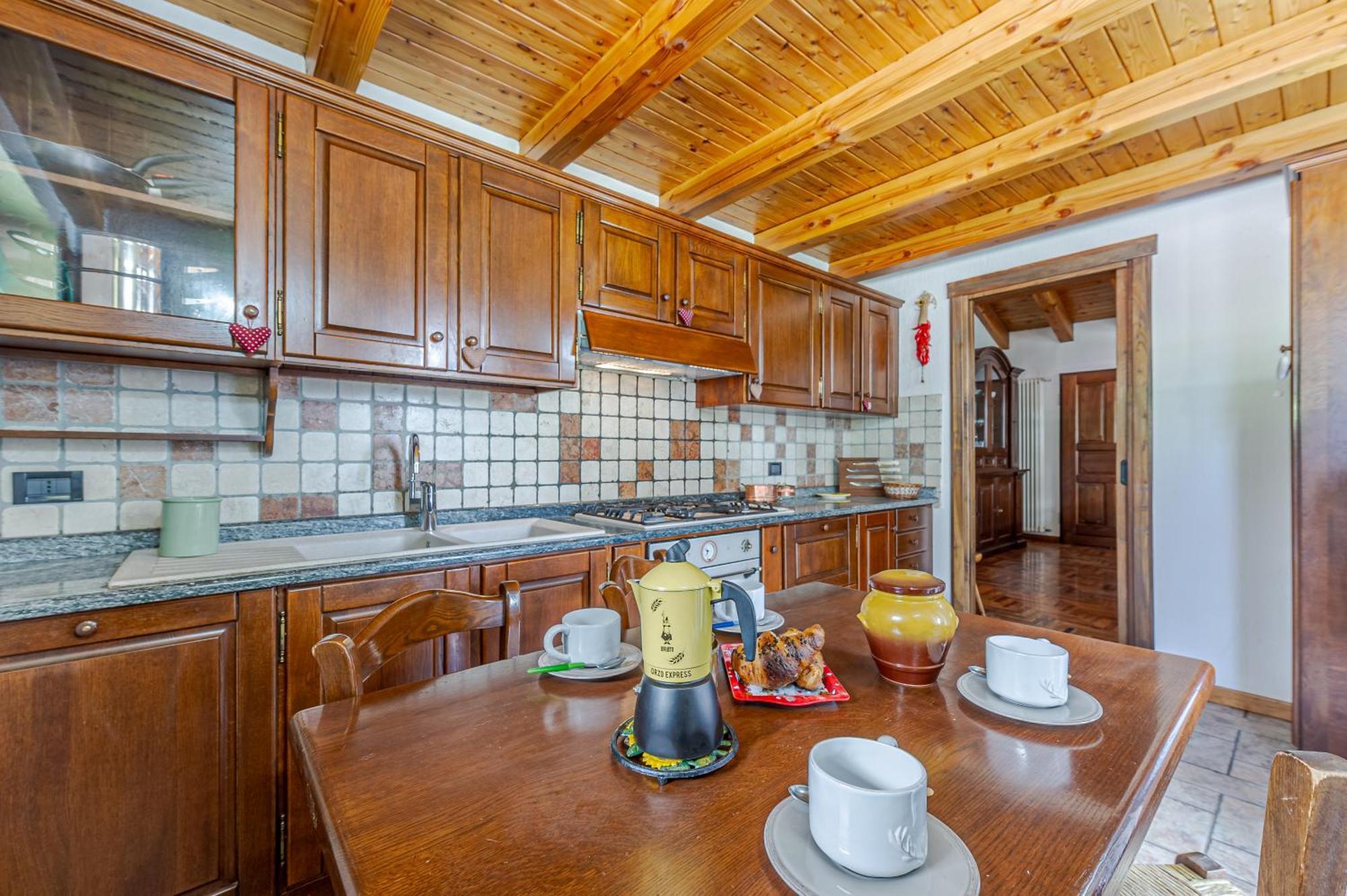 쿠르마예 Casa Beatrice - Wifi, Parcheggio E Vista Montagna - Cour 0231 아파트 외부 사진
