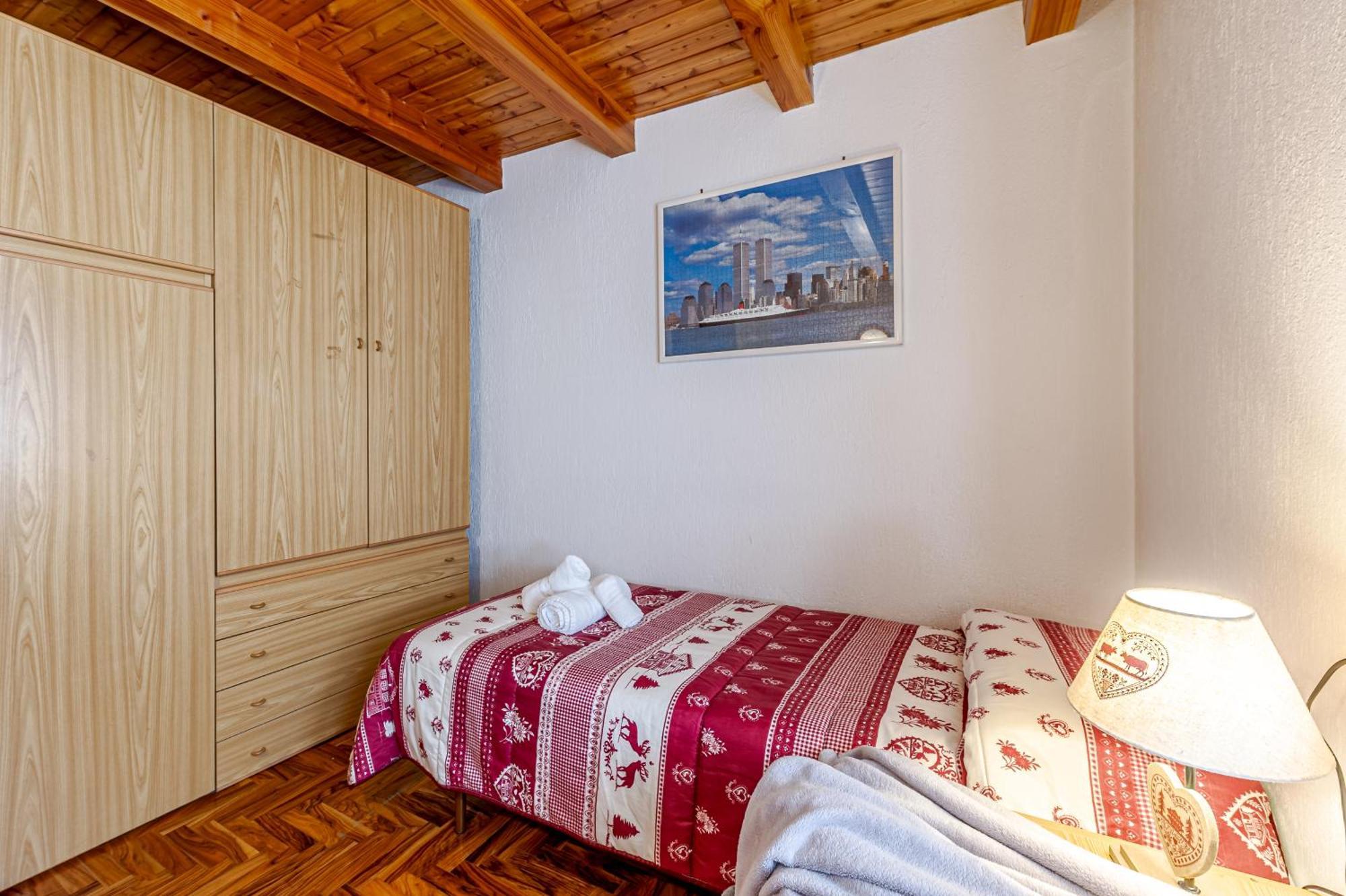 쿠르마예 Casa Beatrice - Wifi, Parcheggio E Vista Montagna - Cour 0231 아파트 외부 사진