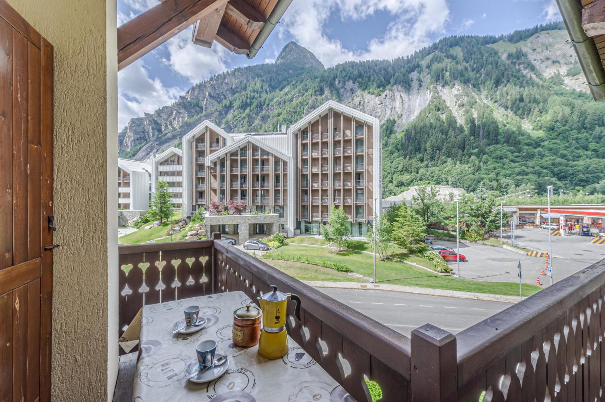 쿠르마예 Casa Beatrice - Wifi, Parcheggio E Vista Montagna - Cour 0231 아파트 외부 사진