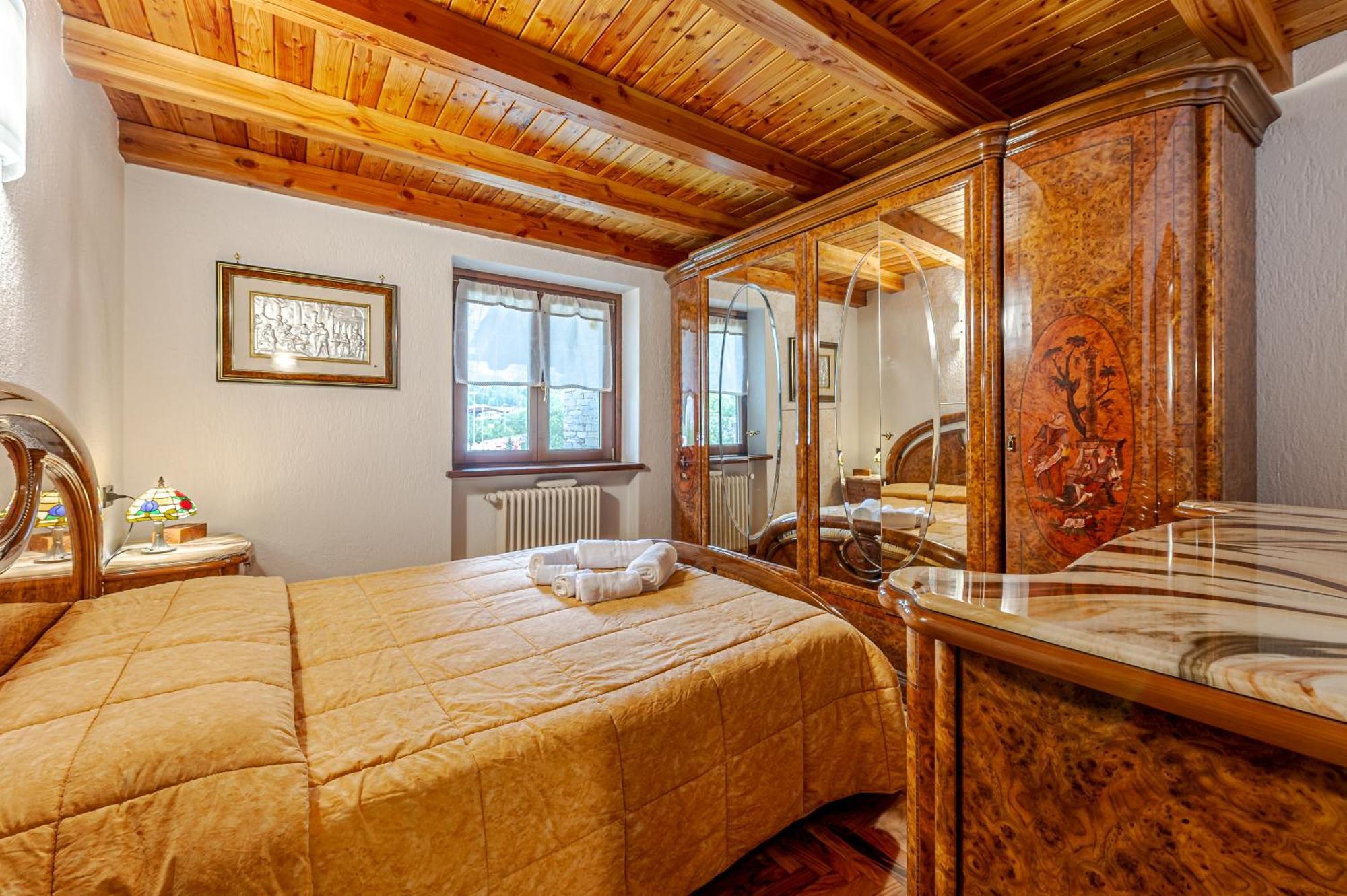 쿠르마예 Casa Beatrice - Wifi, Parcheggio E Vista Montagna - Cour 0231 아파트 외부 사진